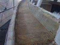 Aluminium plates installed on the gunwales for fixing genoa rails and are covered with fiberglass